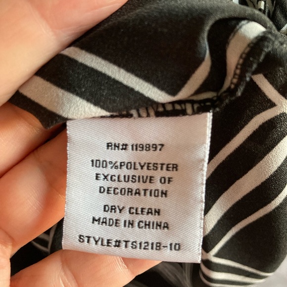 Collective Concepts women’s blouse. Size XS. Black/white. Sheer. - Picture 6 of 6